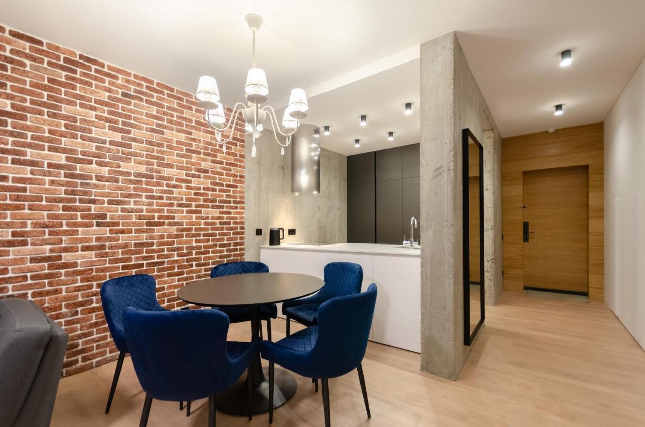 Petrovdom 12-95 Loft Apartments At Rc Kvartet, 16Г Vasyl Lypkivskyi Street Kiev Luaran gambar