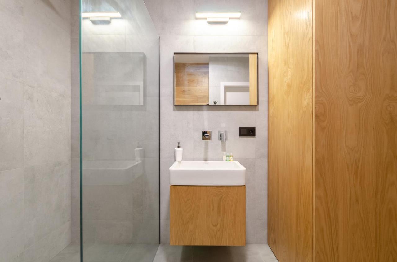 Petrovdom 12-95 Loft Apartments At Rc Kvartet, 16Г Vasyl Lypkivskyi Street Kiev Luaran gambar